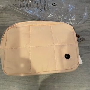 Unisex Quilted Grid Belt-Bag 1.5 L Cream NWOT